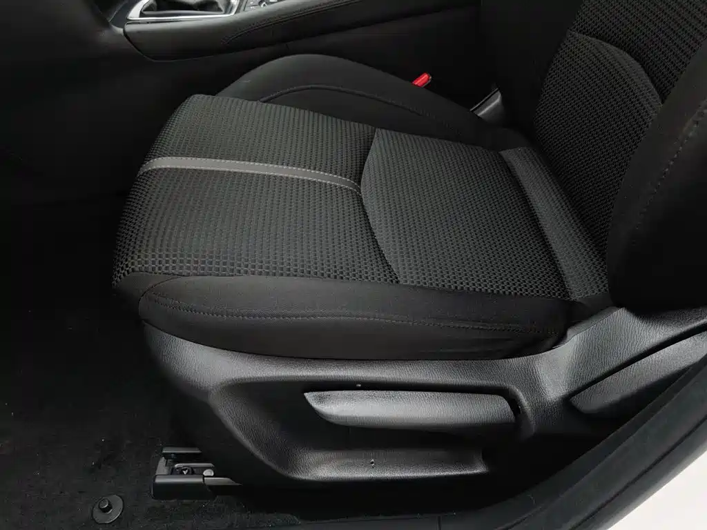 Mazda 3 Axela 2017 — фото 20