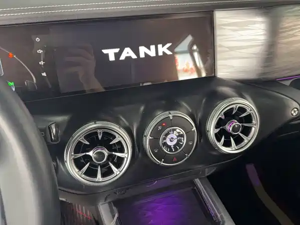 Tank 300 2022