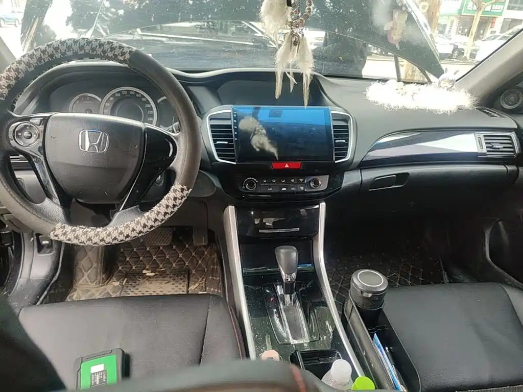 Honda Accord 2017 — фото 10