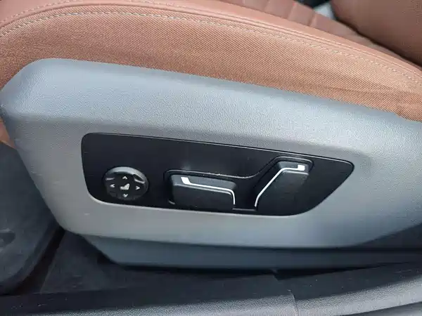BMW i5 2024