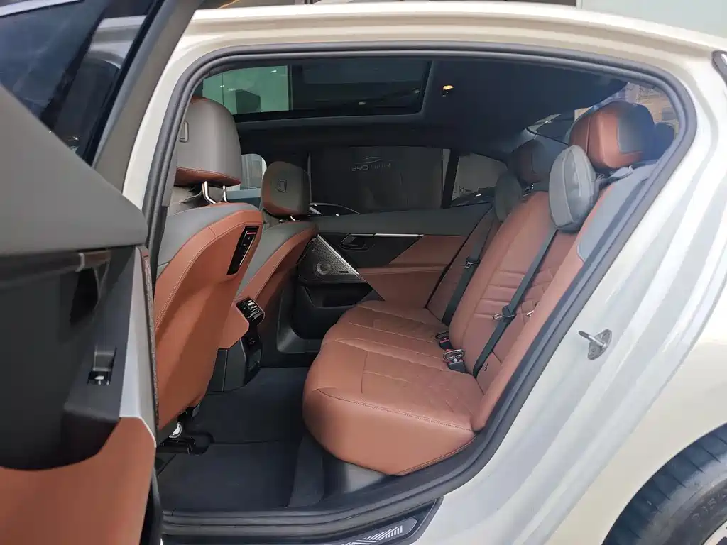 BMW i5 2024 — фото 14
