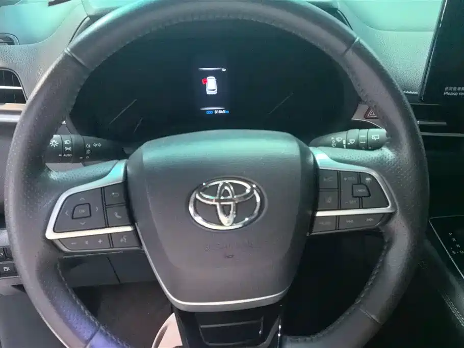 Toyota Sienna 2023 — фото 15