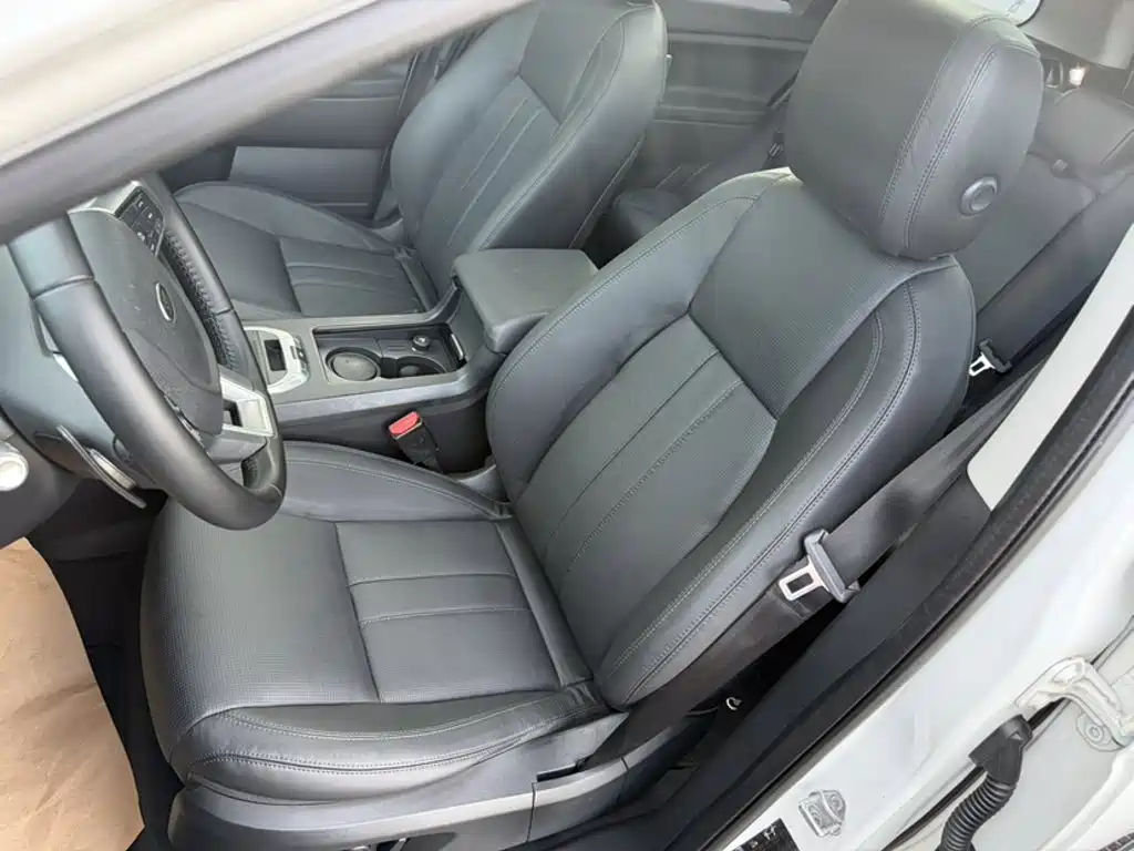 Land Rover Discovery Sport 2016 — фото 12