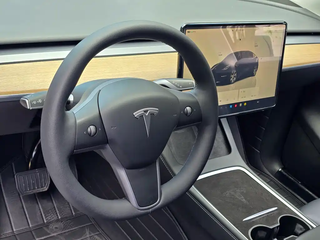 Tesla Model Y 2022 — фото 12