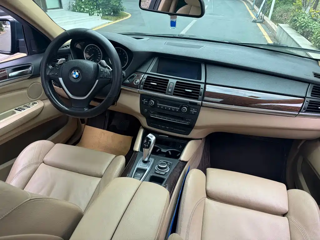 BMW X6 2011 — фото 10