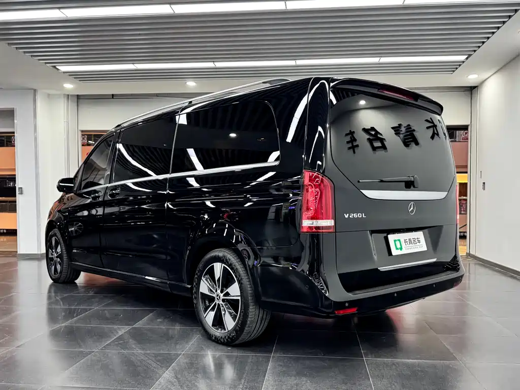 Mercedes-Benz V-Class 2023 — фото 4