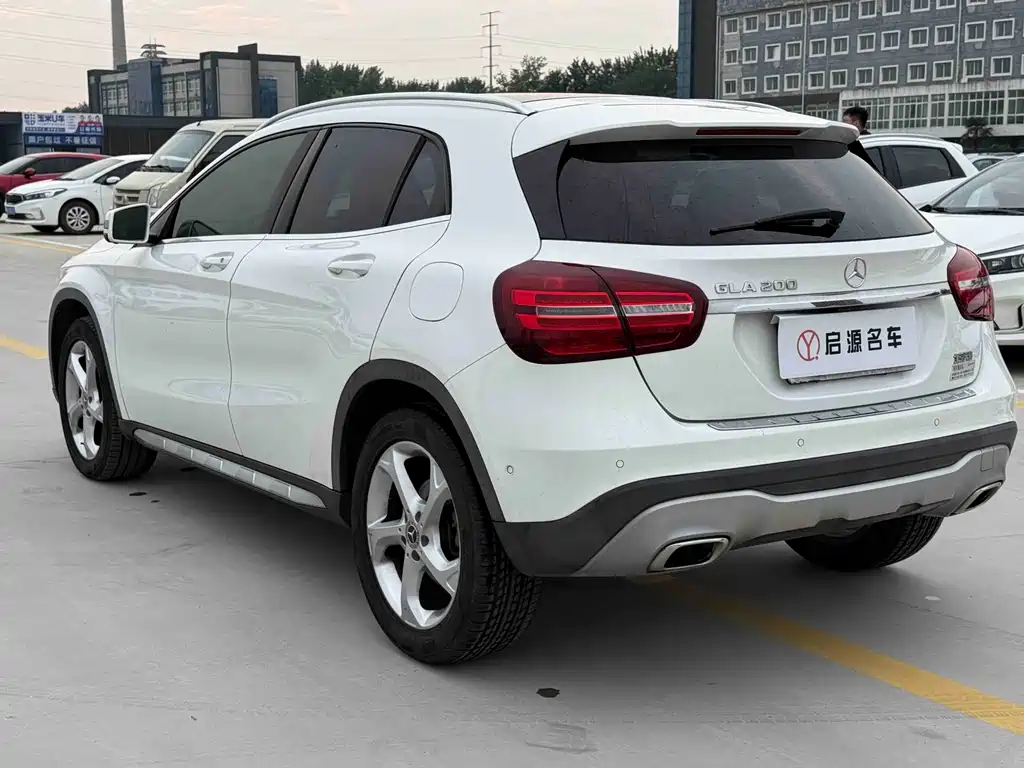Mercedes-Benz GLA 2018 — фото 11