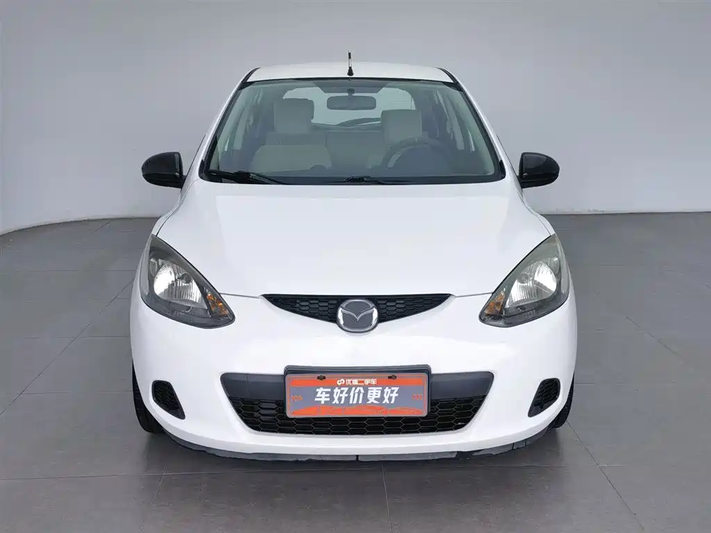Mazda 2 2015