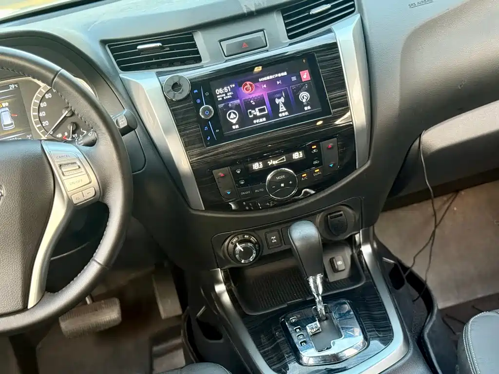 Nissan Terra 2018 — фото 15