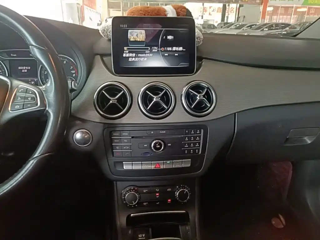 Mercedes-Benz B-Class 2018 — фото 13