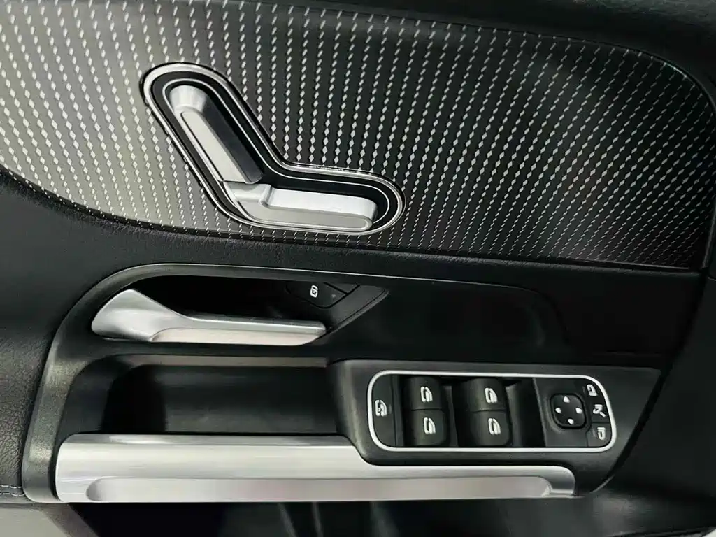 Mercedes-Benz GLB 2023 — фото 12
