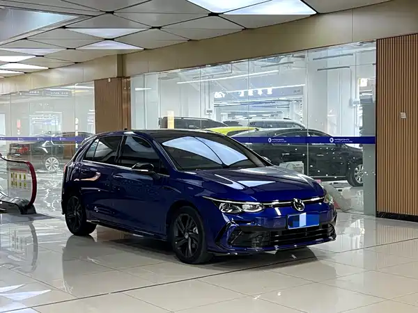 Volkswagen Golf 2021