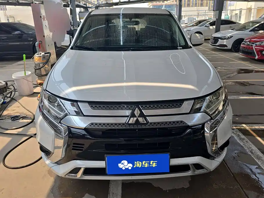 Mitsubishi Outlander 2021