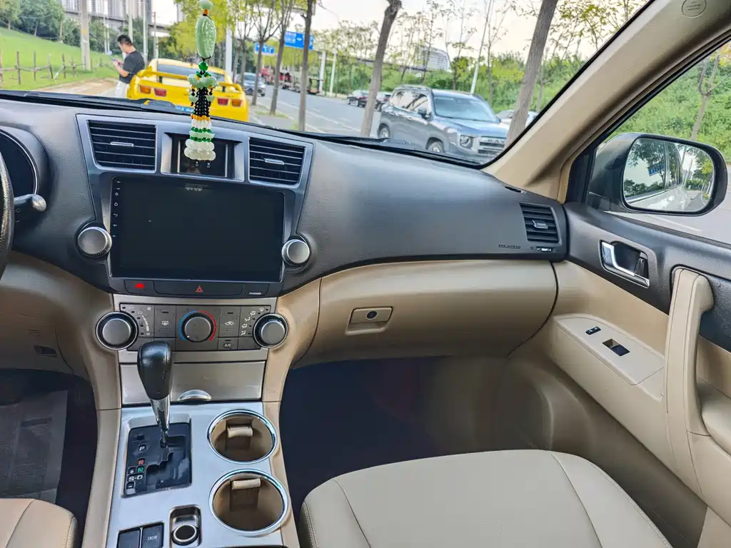 Toyota Highlander 2013 — фото 13
