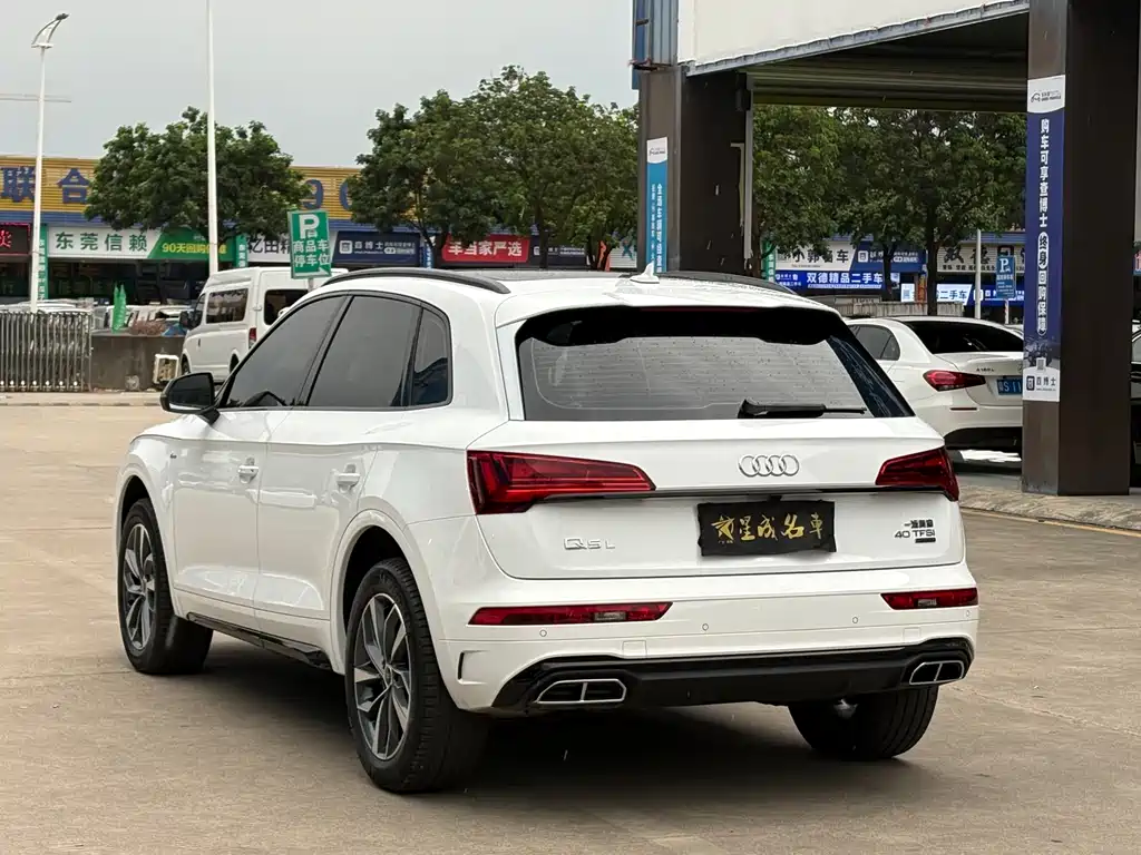 Audi Q5L 2023 — фото 21