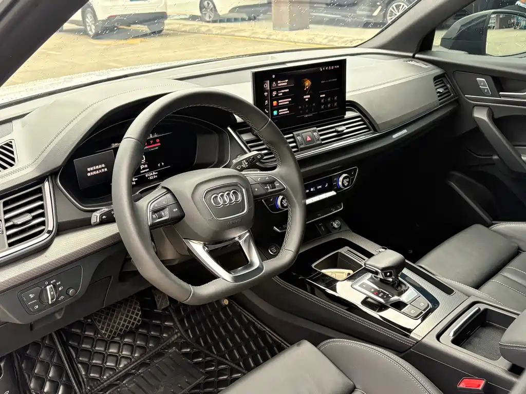 Audi Q5L 2023 — фото 4