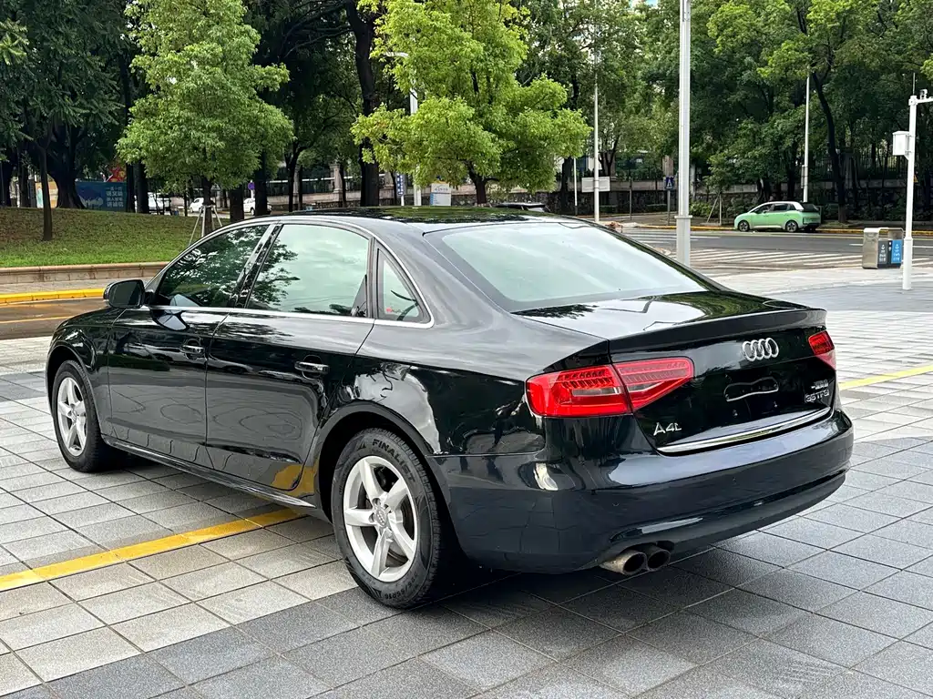 Audi A4L 2012 — фото 8
