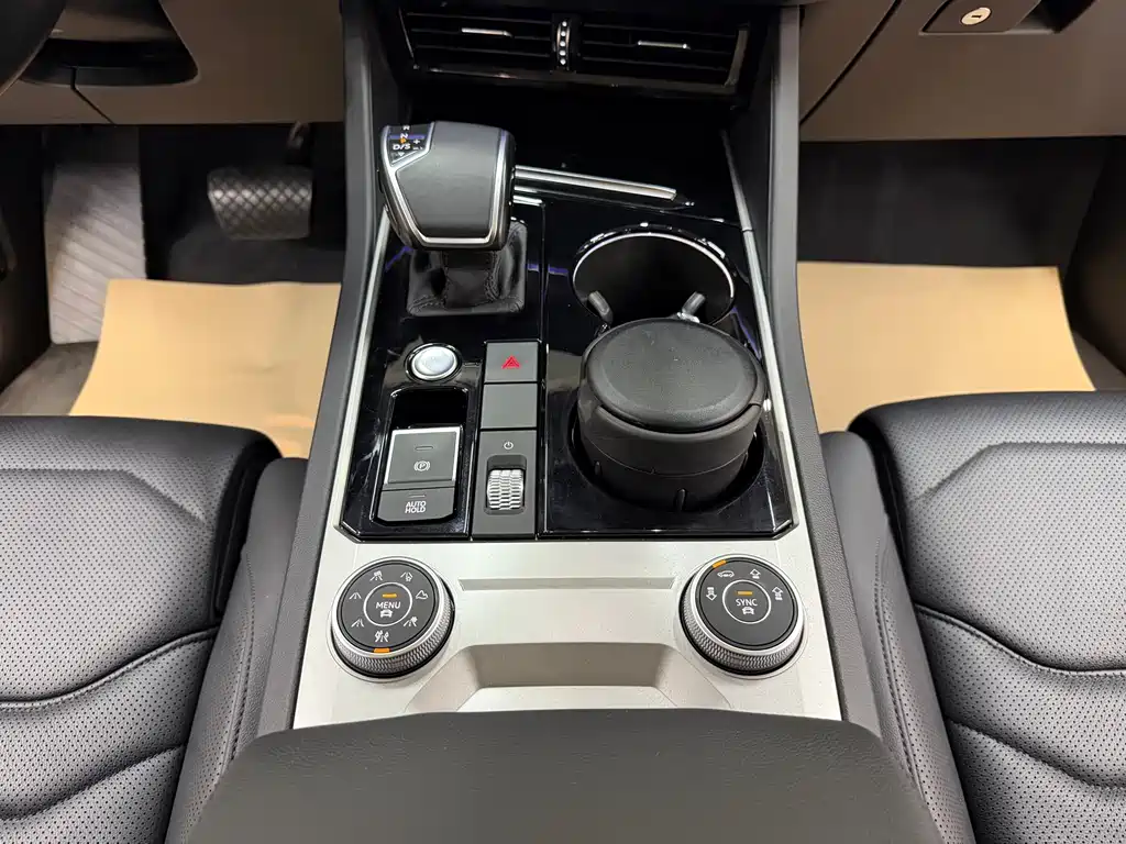 Volkswagen Touareg 2019 — фото 15