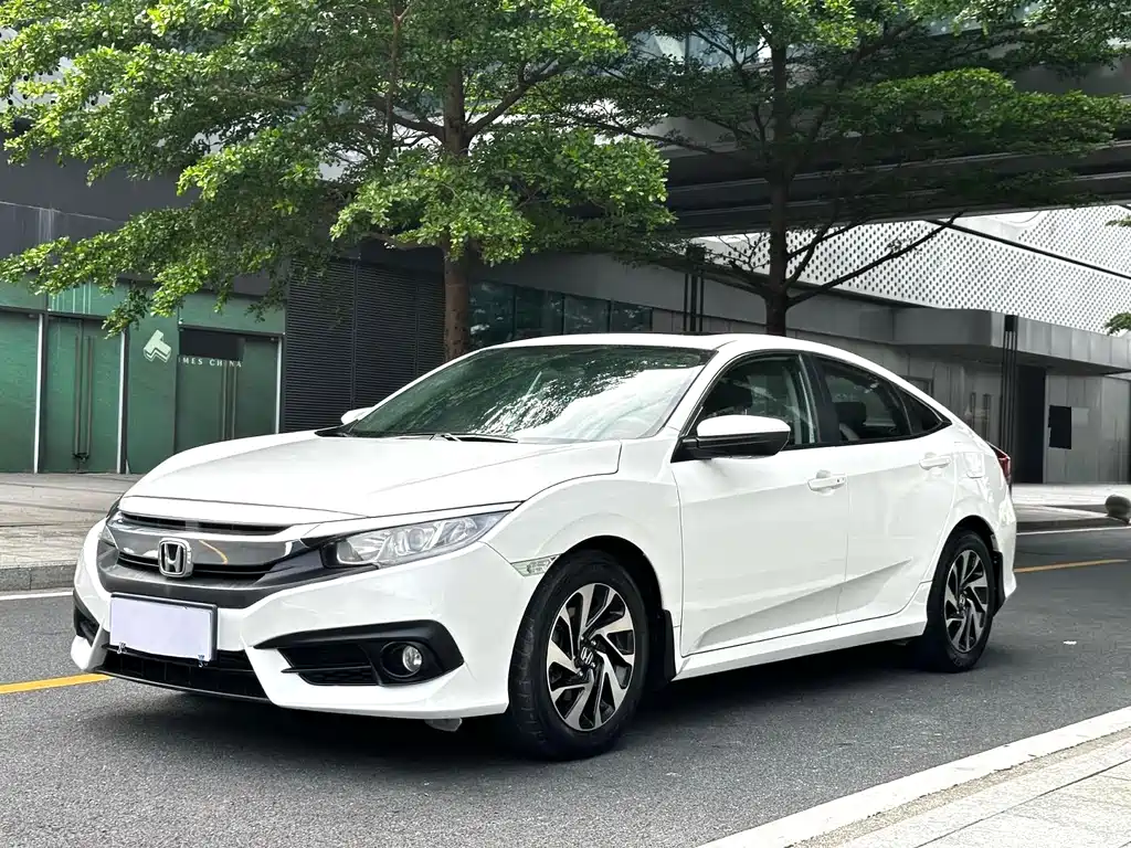 Honda Civic 2018 — фото 1