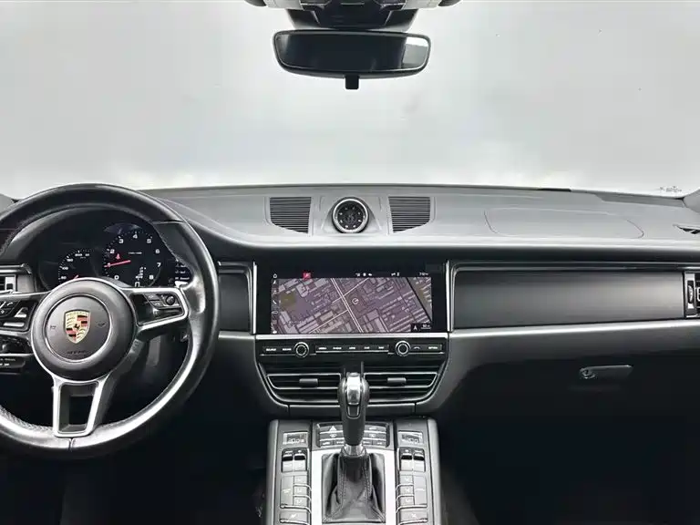 Porsche Macan 2021 — фото 15