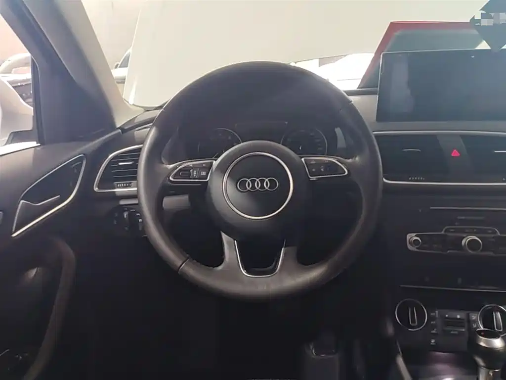 Audi Q3 2018 — фото 11