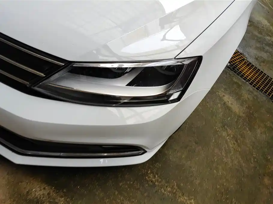 Volkswagen Sagitar 2019