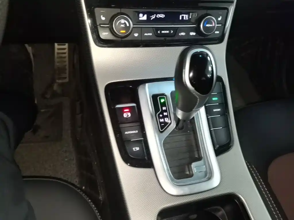 Geely Emgrand GS 2018 — фото 14