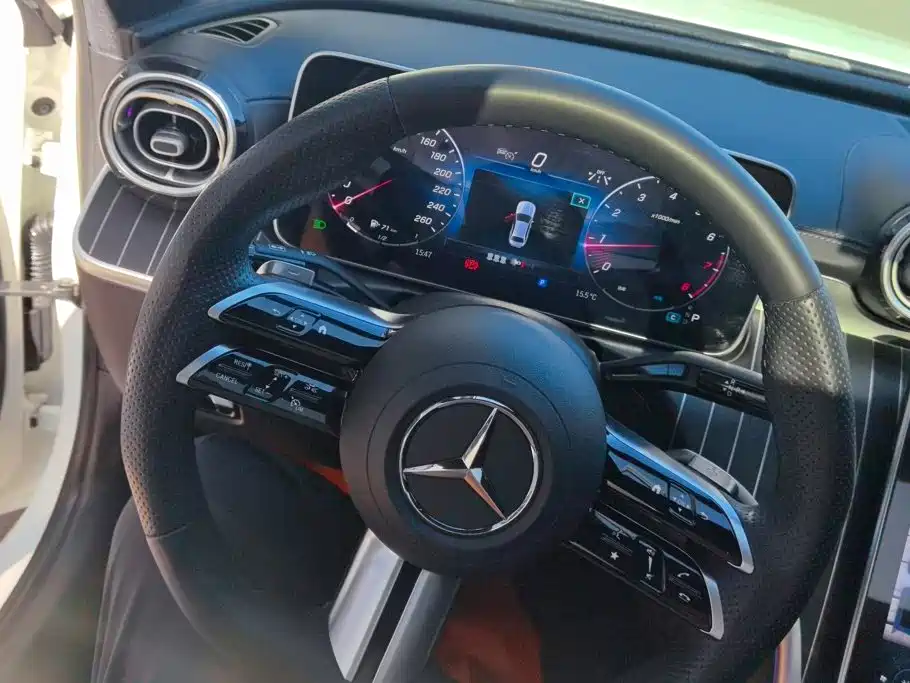Mercedes-Benz C-Class 2024 — фото 15