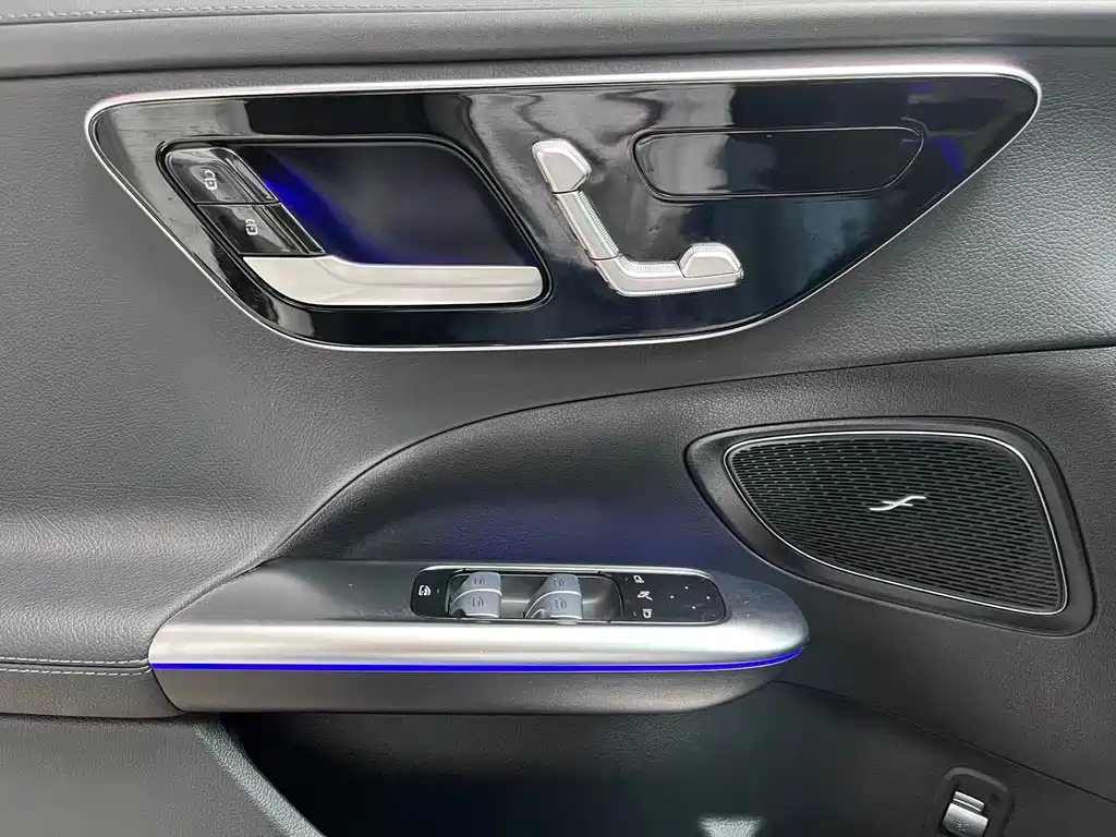Mercedes-Benz C-Class 2023