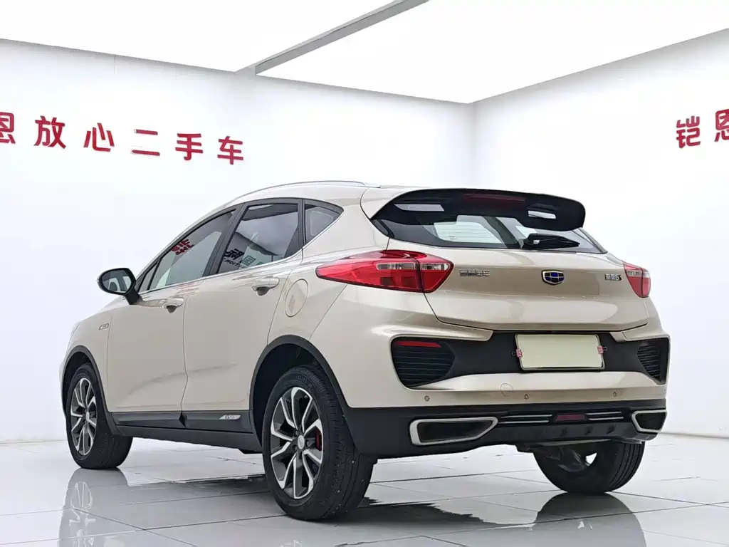 Geely Emgrand GS 2018 — фото 13