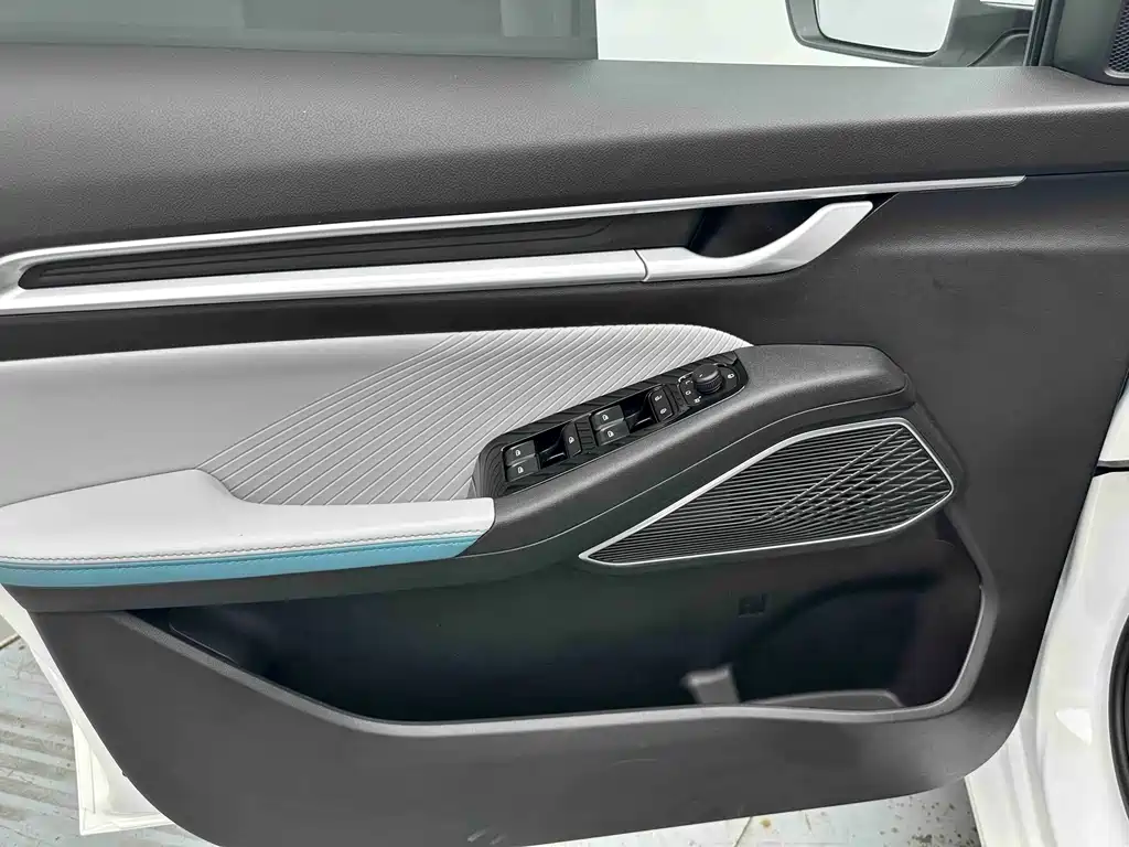 Geely Emgrand 2023 — фото 10