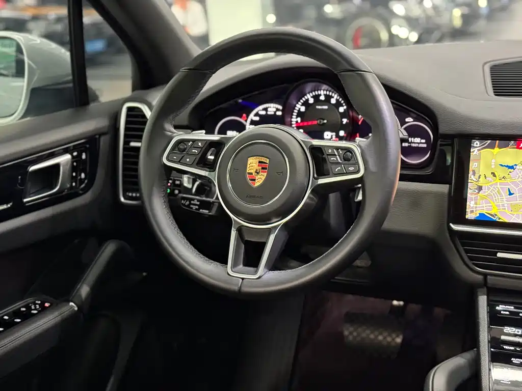 Porsche Cayenne 2021 — фото 10