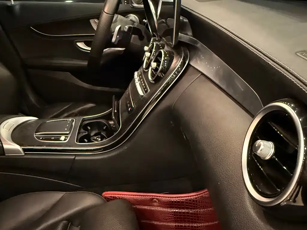 Mercedes-Benz C-Class 2020 — фото 16