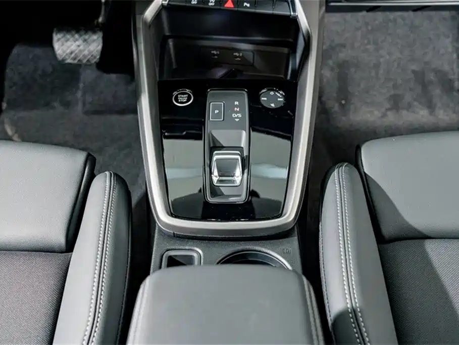 Audi A3 2024 — фото 12