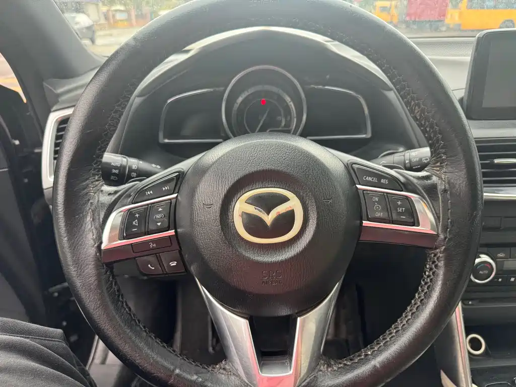 Mazda CX-4 2016 — фото 9