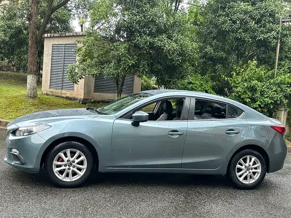 Mazda 3 Axela 2014