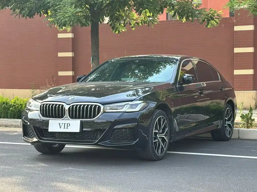 BMW 5 Series 2023 — фото 1