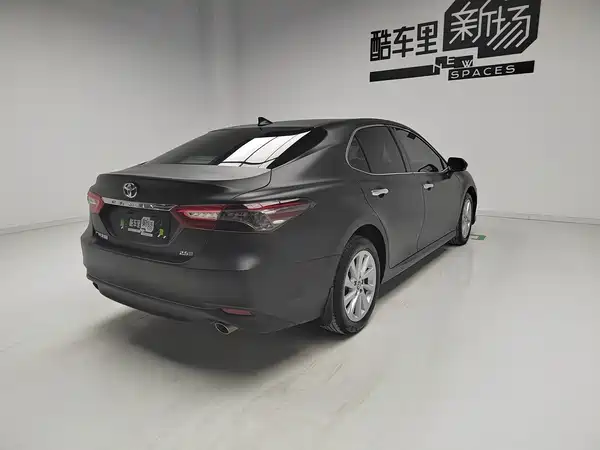 Toyota Camry 2021