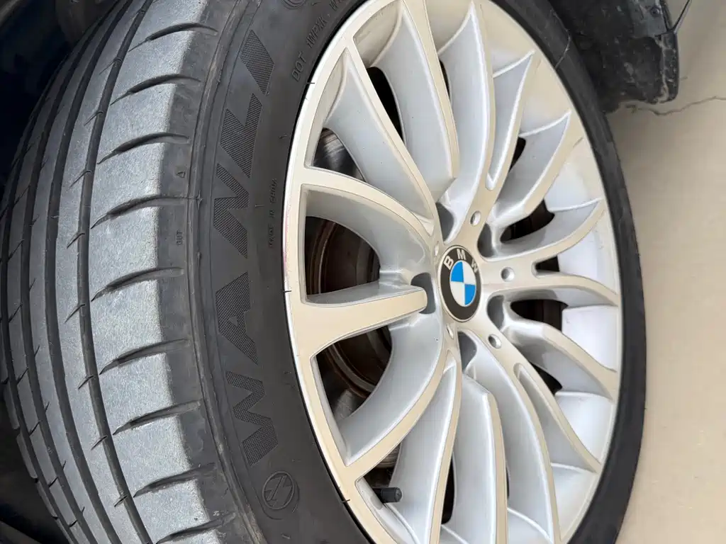 BMW 5 Series 2016 — фото 11