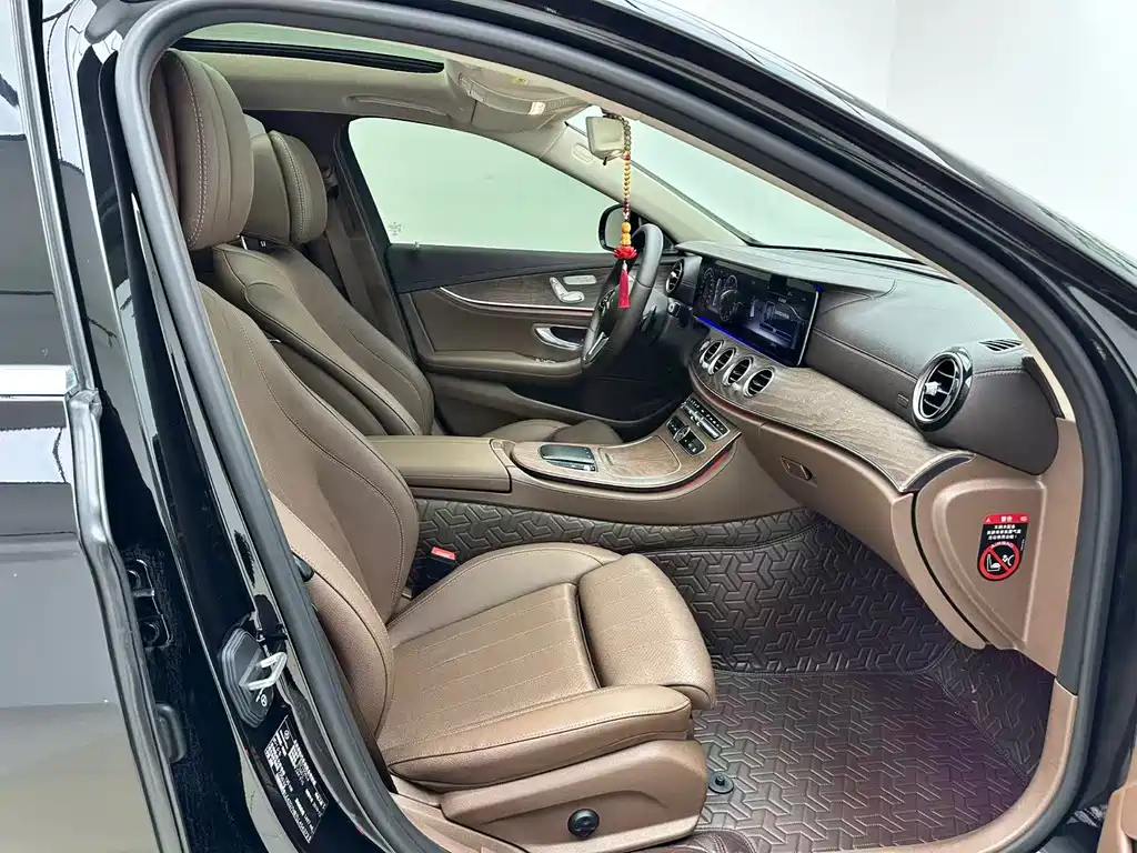 Mercedes-Benz E-Class 2020 — фото 15