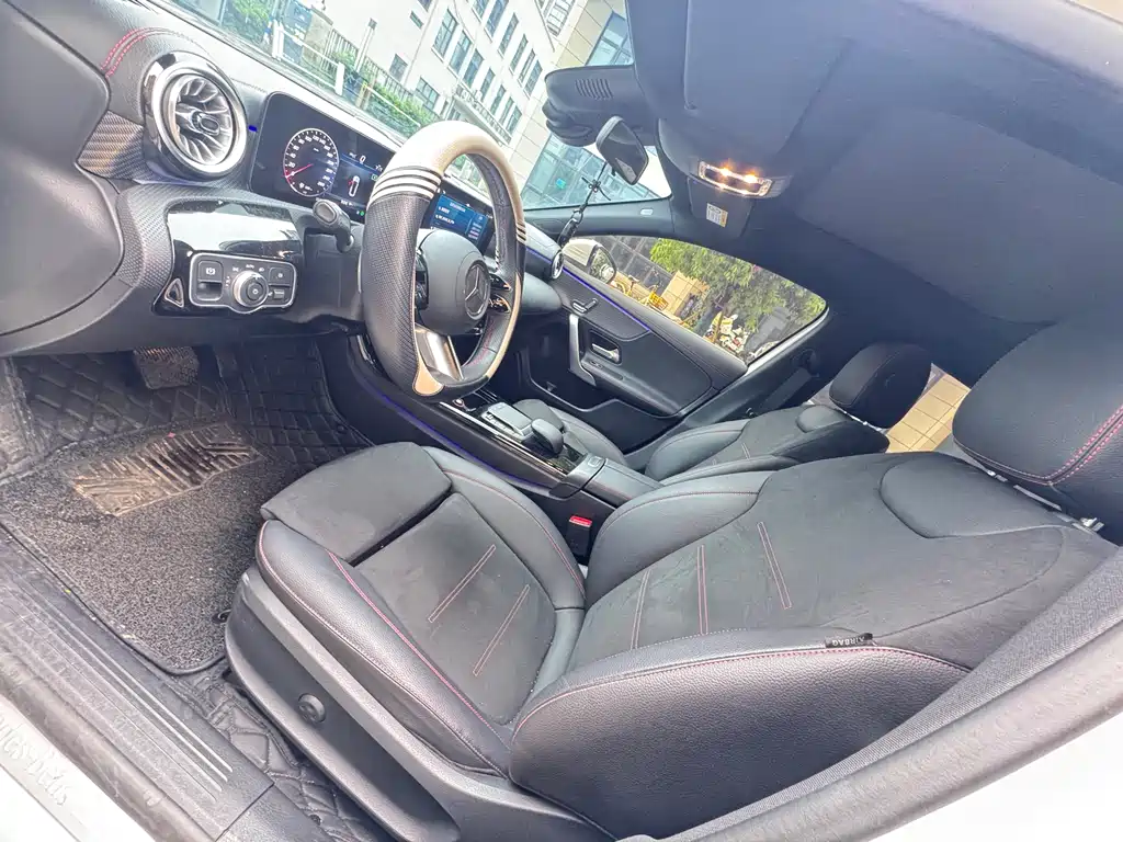 Mercedes-Benz A-Class 2024 — фото 11