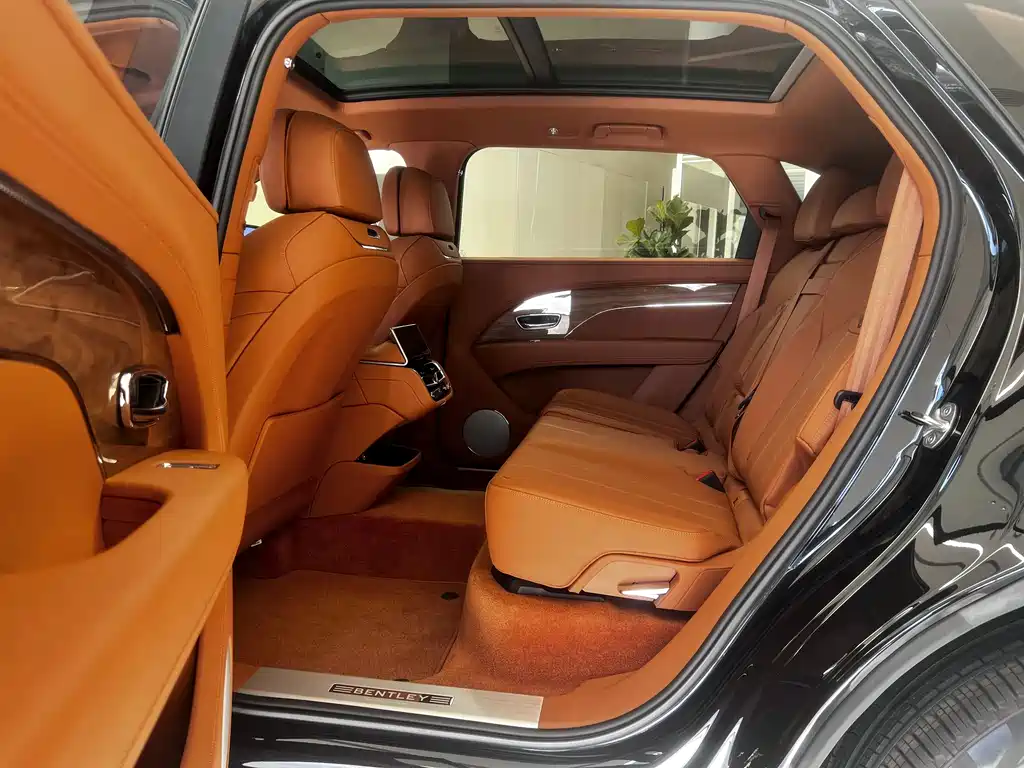 Bentley Bentayga — фото 4