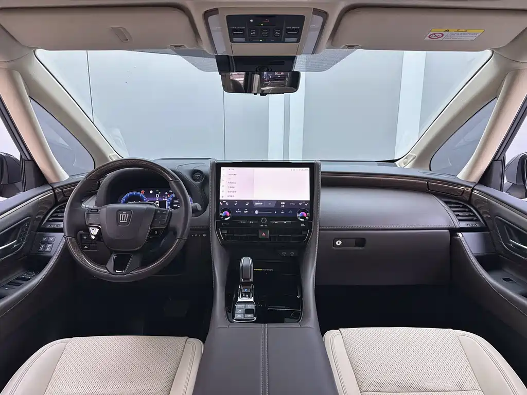 Toyota Vellfire 2024 — фото 13