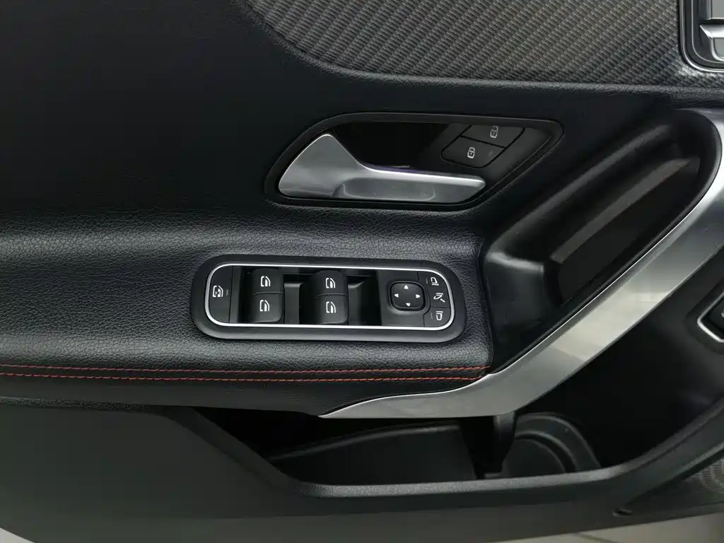 Mercedes-Benz A-Class 2025 — фото 9