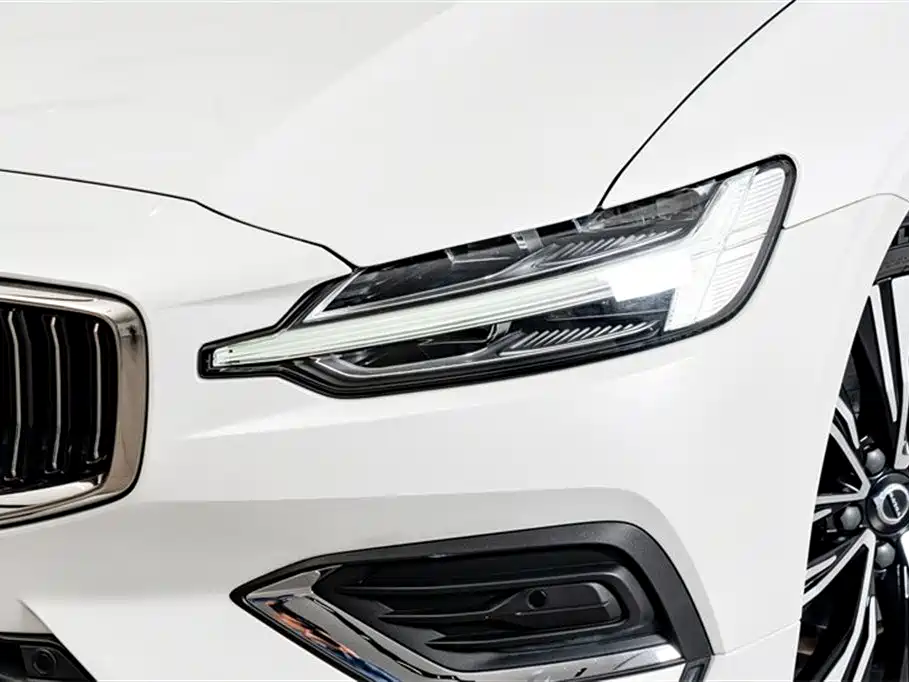 Volvo S60 2024 — фото 4