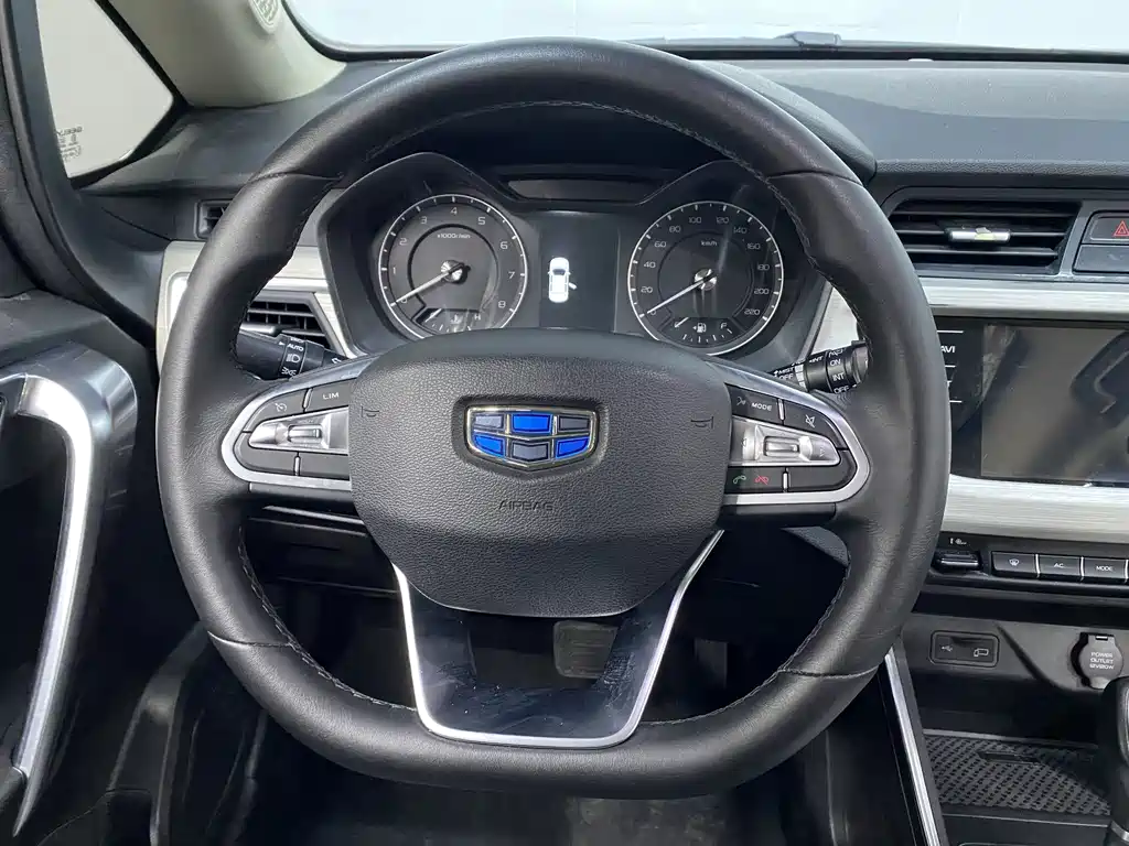 Geely Vision X3 2021 — фото 10
