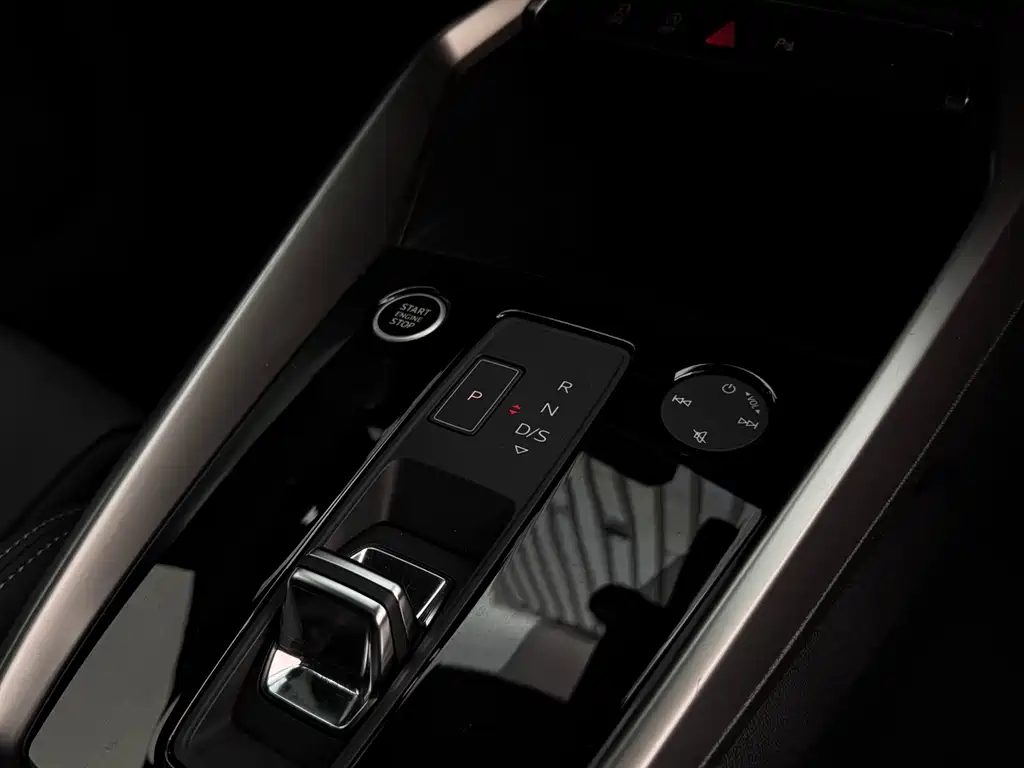Audi A3 2023 — фото 11