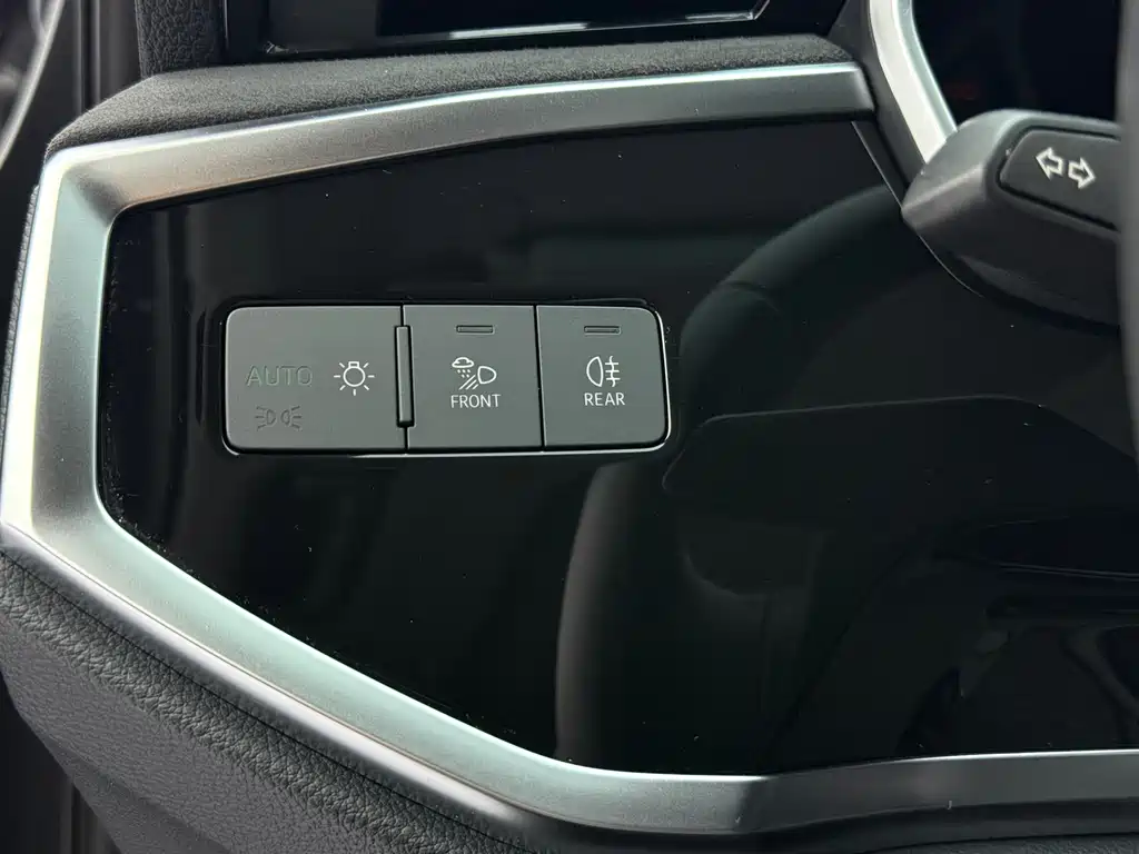 Audi Q3 2023 — фото 19
