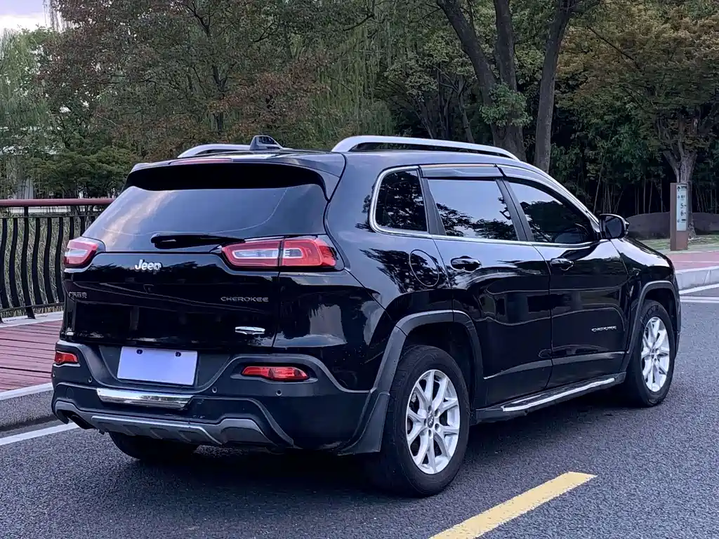 Jeep Cherokee 2016