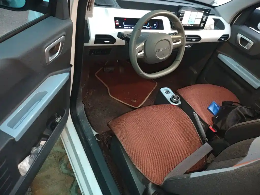 Geely Galaxy Panda 2025 — фото 17